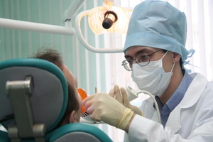 Что делает стоматолог-хирург и чем занимается?